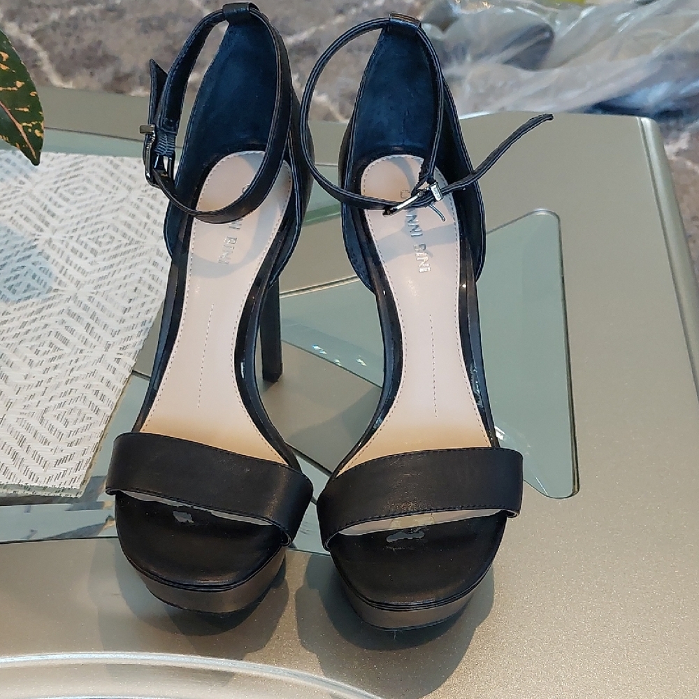 Gianni Bini Black Strappy Heels. Height: 4.8"